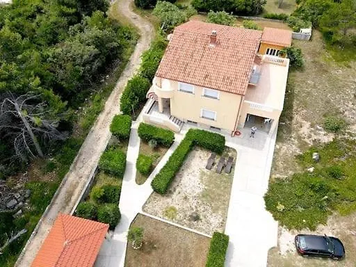 Villa Garmina Ugljan Croazia